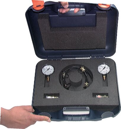 Zgleden uprizoritev: Measuring equipment case (measuring equipment, measuring hoses)